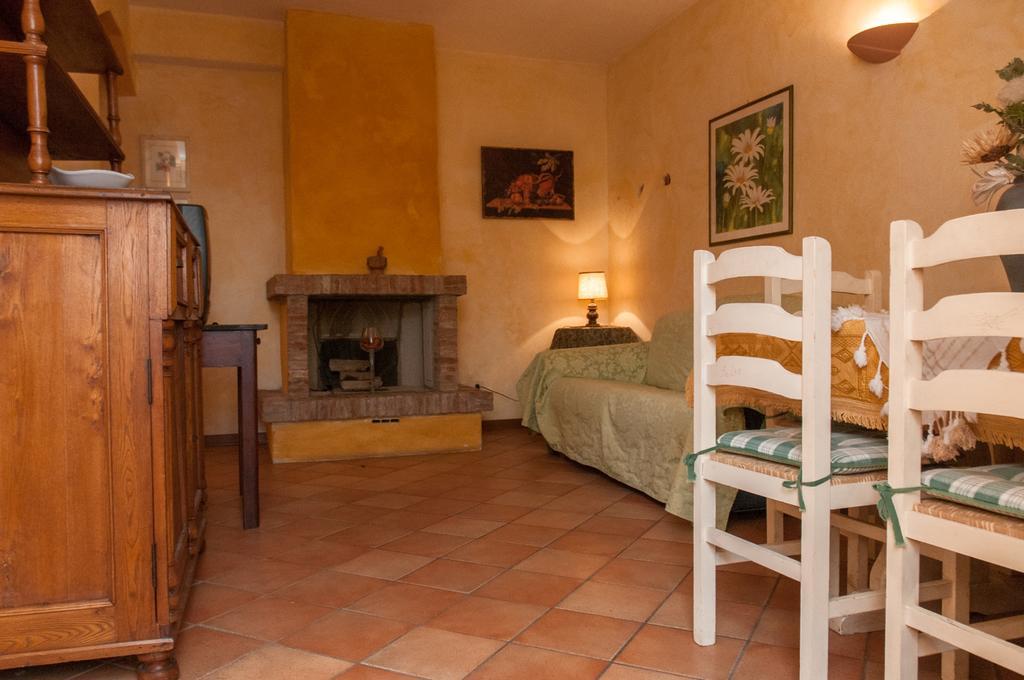Residenza Il Palazzo Apartment Кастильоне дел Лаго Стая снимка