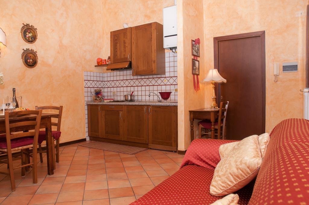 Residenza Il Palazzo Apartment Кастильоне дел Лаго Стая снимка