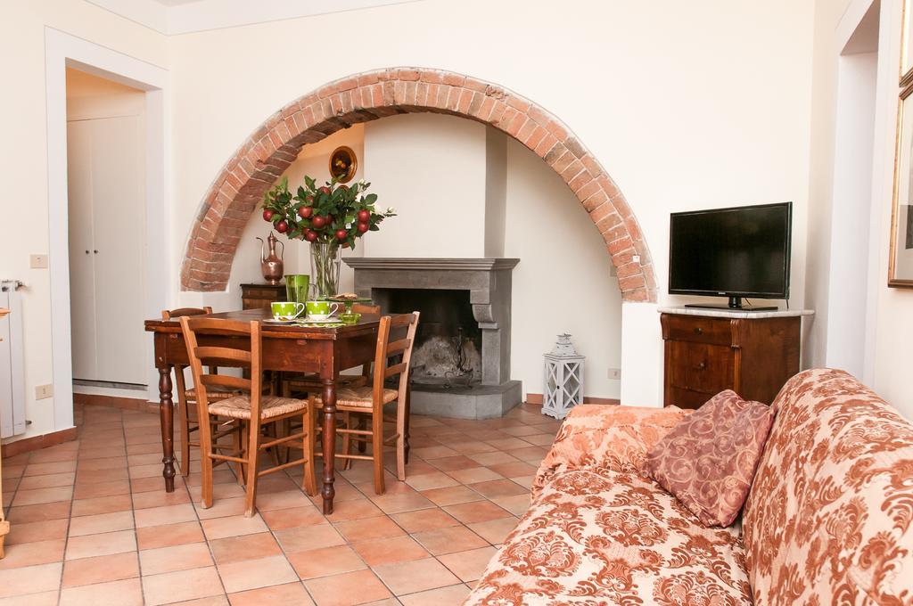 Residenza Il Palazzo Apartment Кастильоне дел Лаго Стая снимка